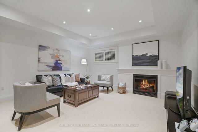 392 Woburn Ave, House detached with 4 bedrooms, 5 bathrooms and 2 parking in Toronto ON | Image 24