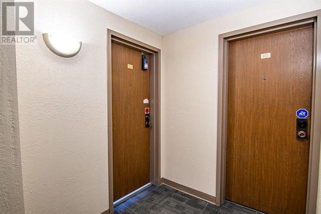 102, - 91 Cosgrove Crescent, Condo with 2 bedrooms, 1 bathrooms and 1 parking in Red Deer AB | Image 19