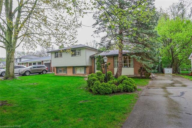 181 Queen Anne Circle, House detached with 4 bedrooms, 2 bathrooms and null parking in London ON | Image 1