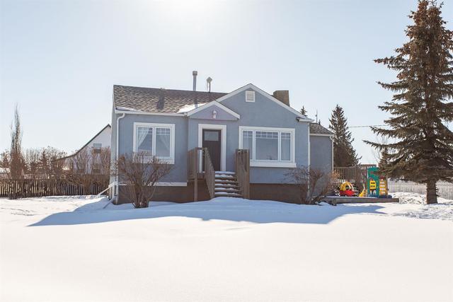 5103 50 Street, House detached with 4 bedrooms, 2 bathrooms and 6 parking in Wetaskiwin County No. 10 AB | Image 4