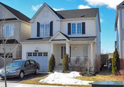 44 Teardrop Cres, House detached with 3 bedrooms, 3 bathrooms and 1 parking in Whitby ON | Image 1