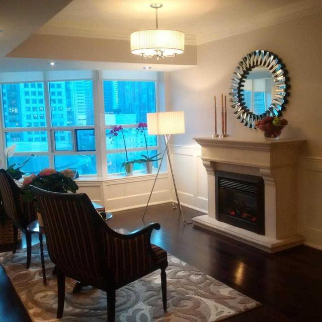 1003 - 71 Simcoe St, Condo with 1 bedrooms, 2 bathrooms and 1 parking in Toronto ON | Image 7