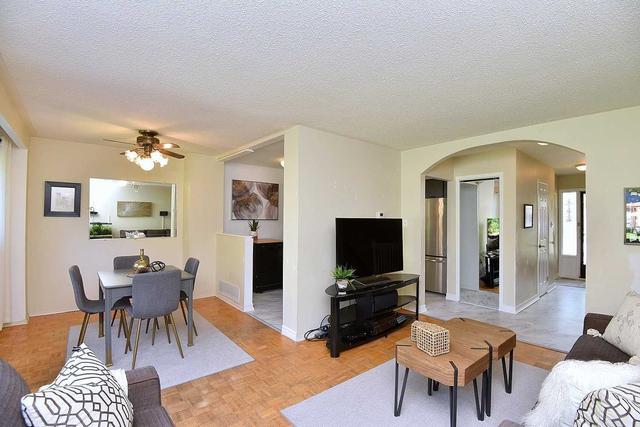 564 Forestwood Cres, Condo with 3 bedrooms, 2 bathrooms and 2 parking in Burlington ON | Image 36