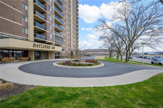 1104 - 301 Frances Avenue S, Condo with 3 bedrooms, 1 bathrooms and null parking in Hamilton ON | Image 9