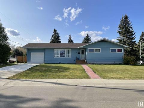 9230 159 St Nw Nw, House detached with 5 bedrooms, 2 bathrooms and null parking in Edmonton AB | Card Image