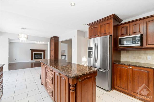 15 Upwood Street, House detached with 4 bedrooms, 4 bathrooms and 6 parking in Ottawa ON | Image 15