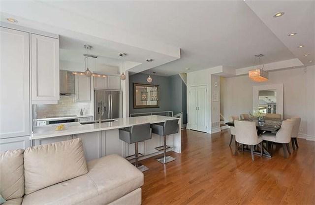 30c Mcmurrich St, Townhouse with 2 bedrooms, 2 bathrooms and 1 parking in Toronto ON | Image 2