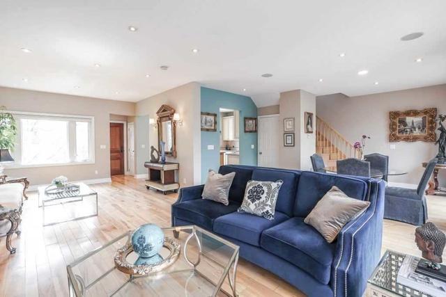 28 Glenridge Rd, House detached with 3 bedrooms, 3 bathrooms and 3 parking in Toronto ON | Image 2