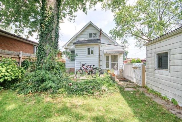 1038 Edgeleigh Ave, House detached with 3 bedrooms, 1 bathrooms and 2 parking in Mississauga ON | Image 8