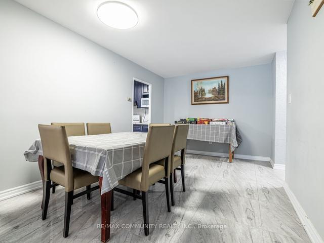 208 - 1 Four Winds Dr, Condo with 3 bedrooms, 2 bathrooms and 1 parking in Toronto ON | Image 11