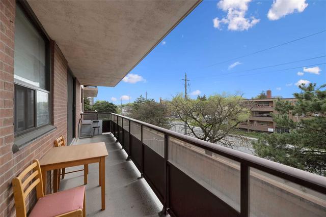 301 - 1881 Jane St, Condo with 2 bedrooms, 1 bathrooms and 1 parking in Toronto ON | Image 13