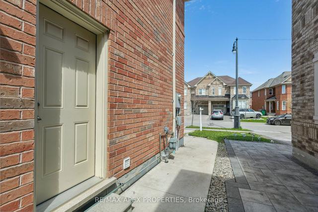 14 Biddens Sq, House semidetached with 4 bedrooms, 4 bathrooms and 3 parking in Brampton ON | Image 24
