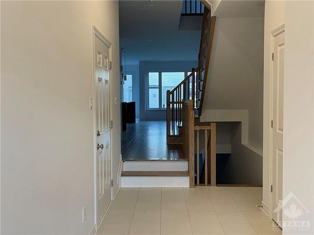 636 Cordelette Circle, Townhouse with 3 bedrooms, 3 bathrooms and 2 parking in Ottawa ON | Image 2