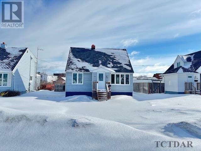34 Bowman Ave, House detached with 3 bedrooms, 2 bathrooms and null parking in Kapuskasing ON | Image 3