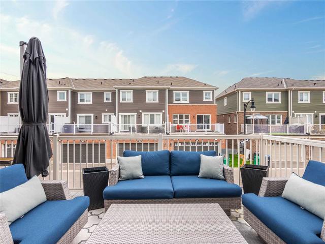 28 Metro Cres, House attached with 3 bedrooms, 3 bathrooms and 4 parking in Brampton ON | Image 30