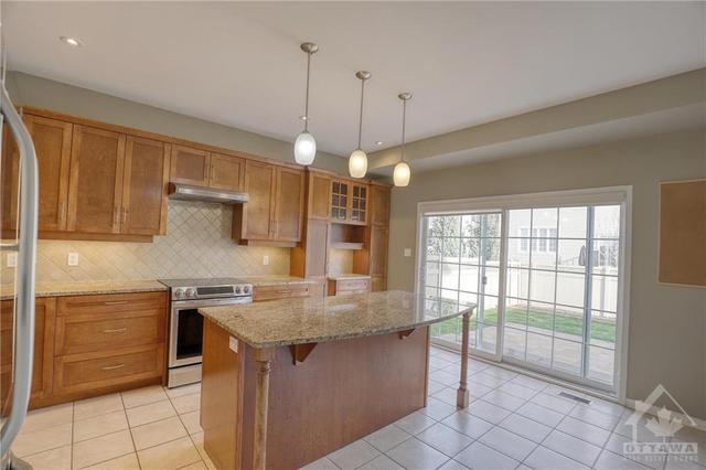 902 Rossburn Crescent, House detached with 4 bedrooms, 4 bathrooms and 4 parking in Ottawa ON | Image 6