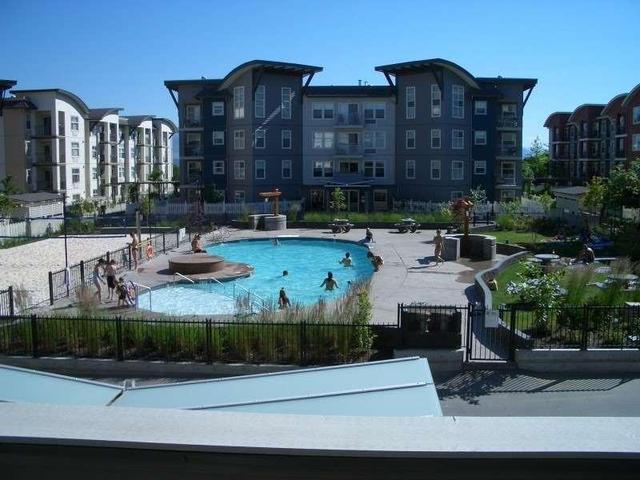403 - 563 Yates Rd, Condo with 2 bedrooms, 2 bathrooms and 2 parking in Kelowna BC | Image 2