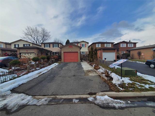 16 Greenleaf Cres, House detached with 3 bedrooms, 2 bathrooms and 5 parking in Brampton ON | Image 1