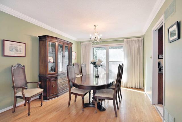 1490 Golden Meadow Tr, House detached with 4 bedrooms, 4 bathrooms and 2 parking in Oakville ON | Image 4