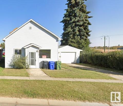 4816 49 Av, House detached with 2 bedrooms, 1 bathrooms and null parking in Bruderheim AB | Card Image