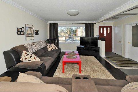 79 Yardley Ave, House detached with 3 bedrooms, 3 bathrooms and 3 parking in Toronto ON | Image 3