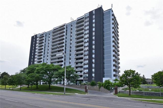 1610 - 2055 Upper Middle Road, Condo with 2 bedrooms, 1 bathrooms and 1 parking in Burlington ON | Image 1