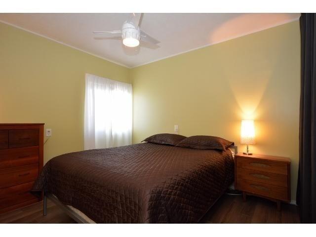 690 Barton St, House detached with 2 bedrooms, 1 bathrooms and 7 parking in Hamilton ON | Image 2