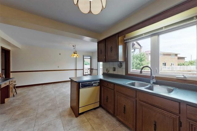 20 Ivory Crt, House detached with 4 bedrooms, 4 bathrooms and 6 parking in Vaughan ON | Image 7