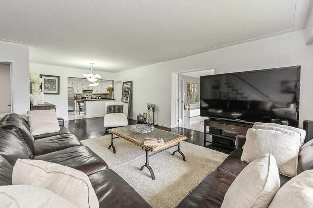 14 Harris Ave, House detached with 4 bedrooms, 2 bathrooms and 6 parking in Brantford ON | Image 8