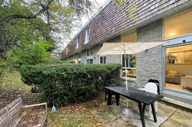 18 Wild Briarway, Townhouse with 3 bedrooms, 2 bathrooms and 2 parking in Toronto ON | Image 22