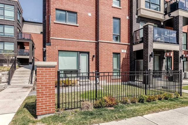 21 - 100 Dufay Rd, Townhouse with 2 bedrooms, 2 bathrooms and 2 parking in Brampton ON | Image 1