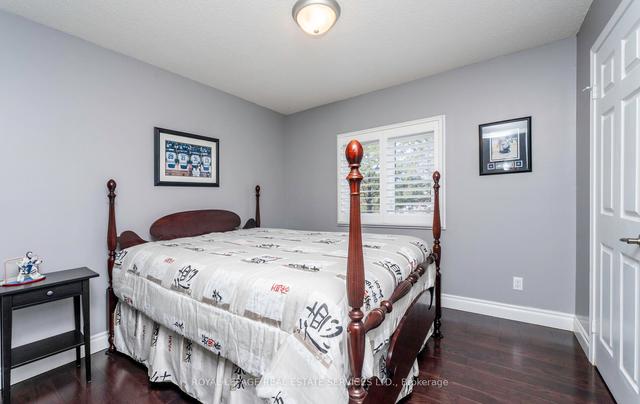 1202 Maple Ridge Dr, House detached with 4 bedrooms, 3 bathrooms and 4 parking in Pickering ON | Image 22
