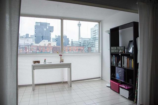 504 - 705 King St W, Condo with 2 bedrooms, 1 bathrooms and 1 parking in Toronto ON | Image 6