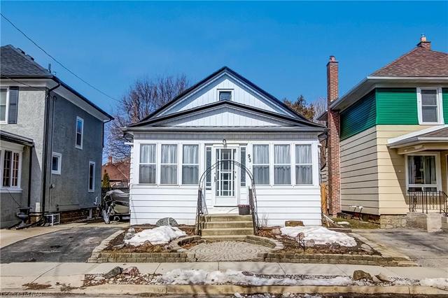 93 Dufferin Street, House detached with 3 bedrooms, 2 bathrooms and null parking in St. Catharines ON | Image 1