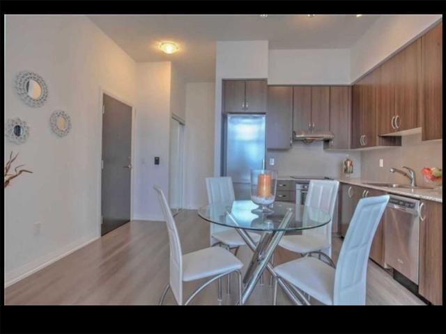 55 Ann O'reilly Rd, Condo with 2 bedrooms, 2 bathrooms and 1 parking in Toronto ON | Image 4
