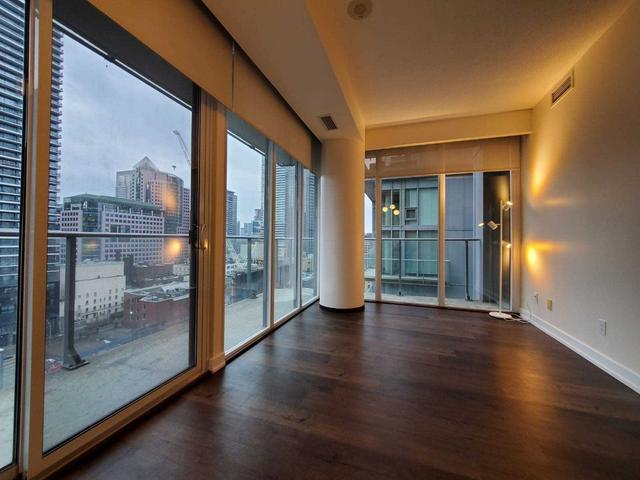 1203 - 126 Simcoe St, Condo with 2 bedrooms, 2 bathrooms and 1 parking in Toronto ON | Image 17
