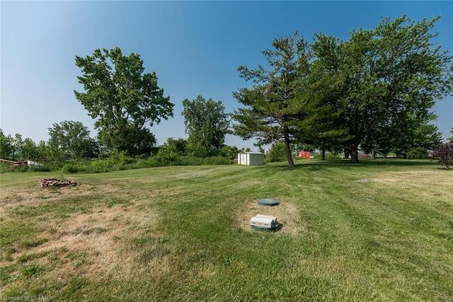 20666 Colby Road, House detached with 2 bedrooms, 1 bathrooms and null parking in Chatham Kent ON | Image 3