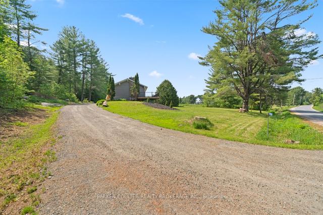 1050 Old Victoria Rd, House detached with 2 bedrooms, 3 bathrooms and 11 parking in Bracebridge ON | Image 32