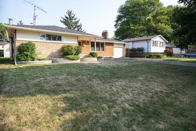 22 Martha Crt, House detached with 4 bedrooms, 2 bathrooms and 7 parking in Welland ON | Image 12