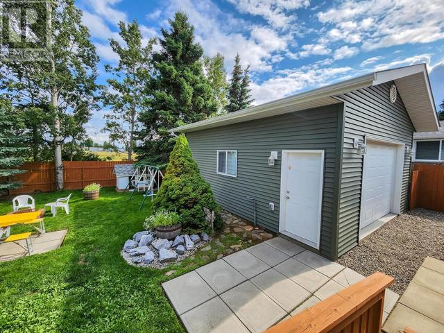 828 Pilot Street, House detached with 4 bedrooms, 2 bathrooms and null parking in Prince George BC | Image 4