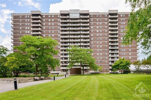 502 - 1705 Playfair Drive, Condo with 2 bedrooms, 2 bathrooms and 1 parking in Ottawa ON | Image 2