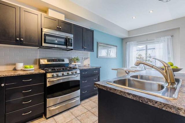 2 - 40 Dartmouth Gate, Townhouse with 3 bedrooms, 3 bathrooms and 2 parking in Hamilton ON | Image 2