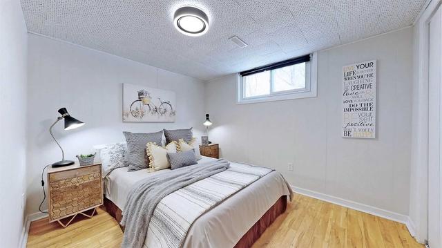 17 Baroness Cres, House detached with 3 bedrooms, 3 bathrooms and 4 parking in Toronto ON | Image 3