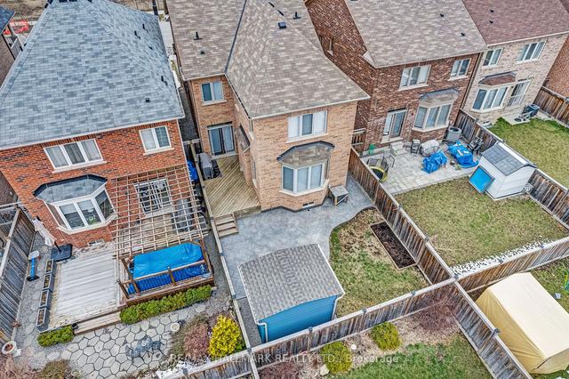 91 Algoma Dr, House detached with 4 bedrooms, 3 bathrooms and 2 parking in Vaughan ON | Image 32