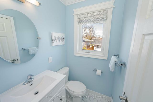 26 Hartsdale Dr, House detached with 3 bedrooms, 3 bathrooms and 4 parking in Toronto ON | Image 11