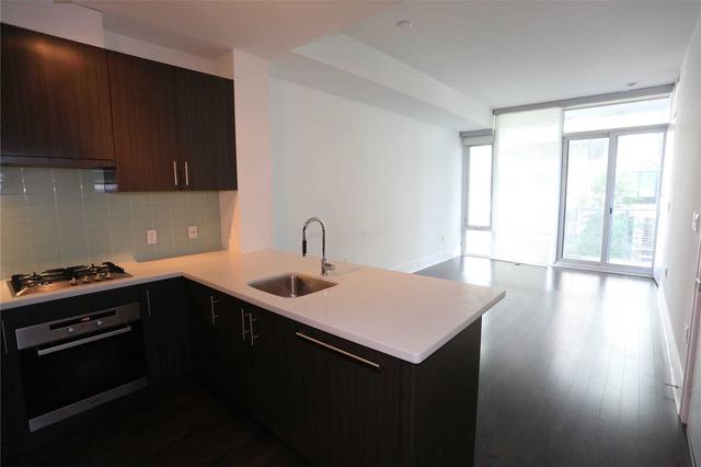 319 - 29 Queens Quay E, Condo with 1 bedrooms, 2 bathrooms and 1 parking in Toronto ON | Image 1