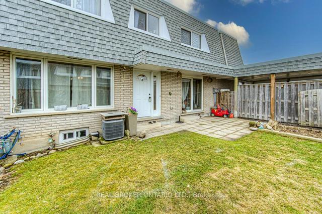 26 - 14 Williamsburg Rd, Townhouse with 3 bedrooms, 2 bathrooms and 1 parking in Kitchener ON | Image 1