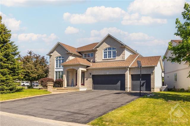 2 Franklin Cathcart Crescent, House detached with 5 bedrooms, 3 bathrooms and 9 parking in Ottawa ON | Image 3
