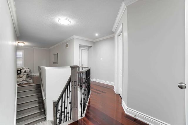 35 Hiberton Cres, House detached with 4 bedrooms, 4 bathrooms and 4 parking in Brampton ON | Image 10