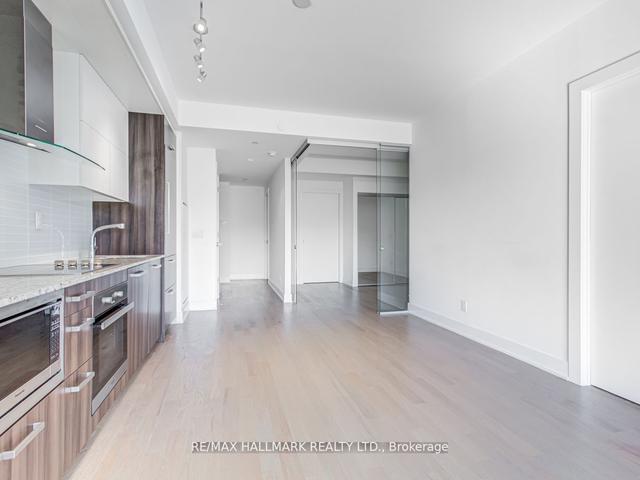 405 - 3018 Yonge St E, Condo with 2 bedrooms, 2 bathrooms and 1 parking in Toronto ON | Image 3